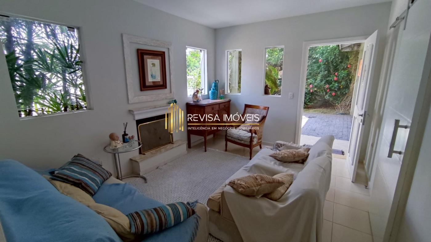 Casa para alugar com 4 quartos, 230m² - Foto 8
