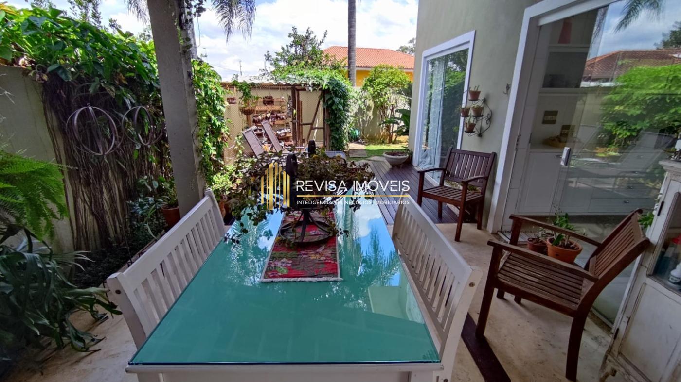 Casa para alugar com 4 quartos, 230m² - Foto 12