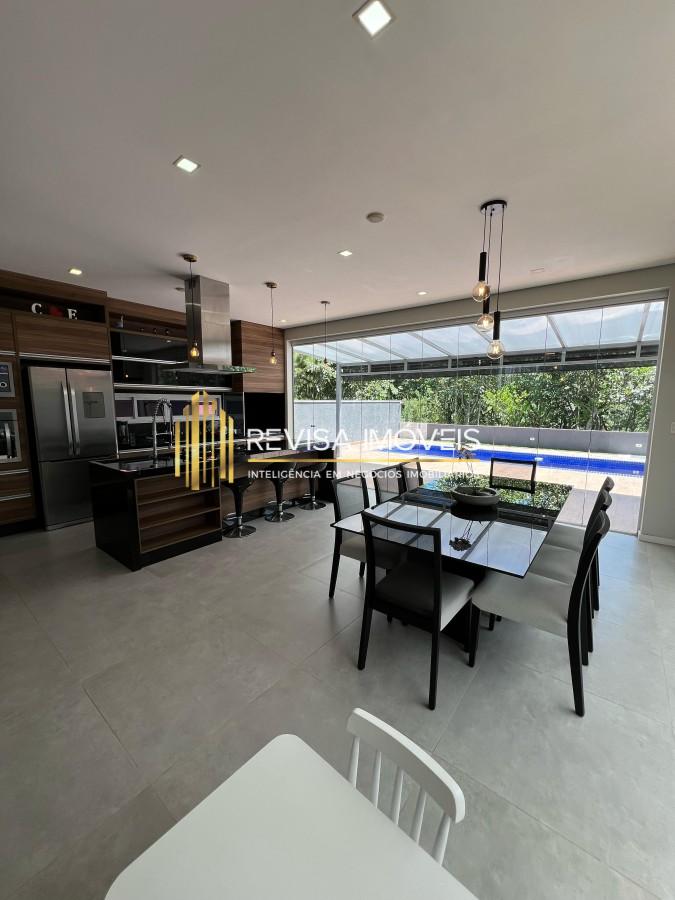 Casa de Condomínio à venda com 3 quartos, 254m² - Foto 4