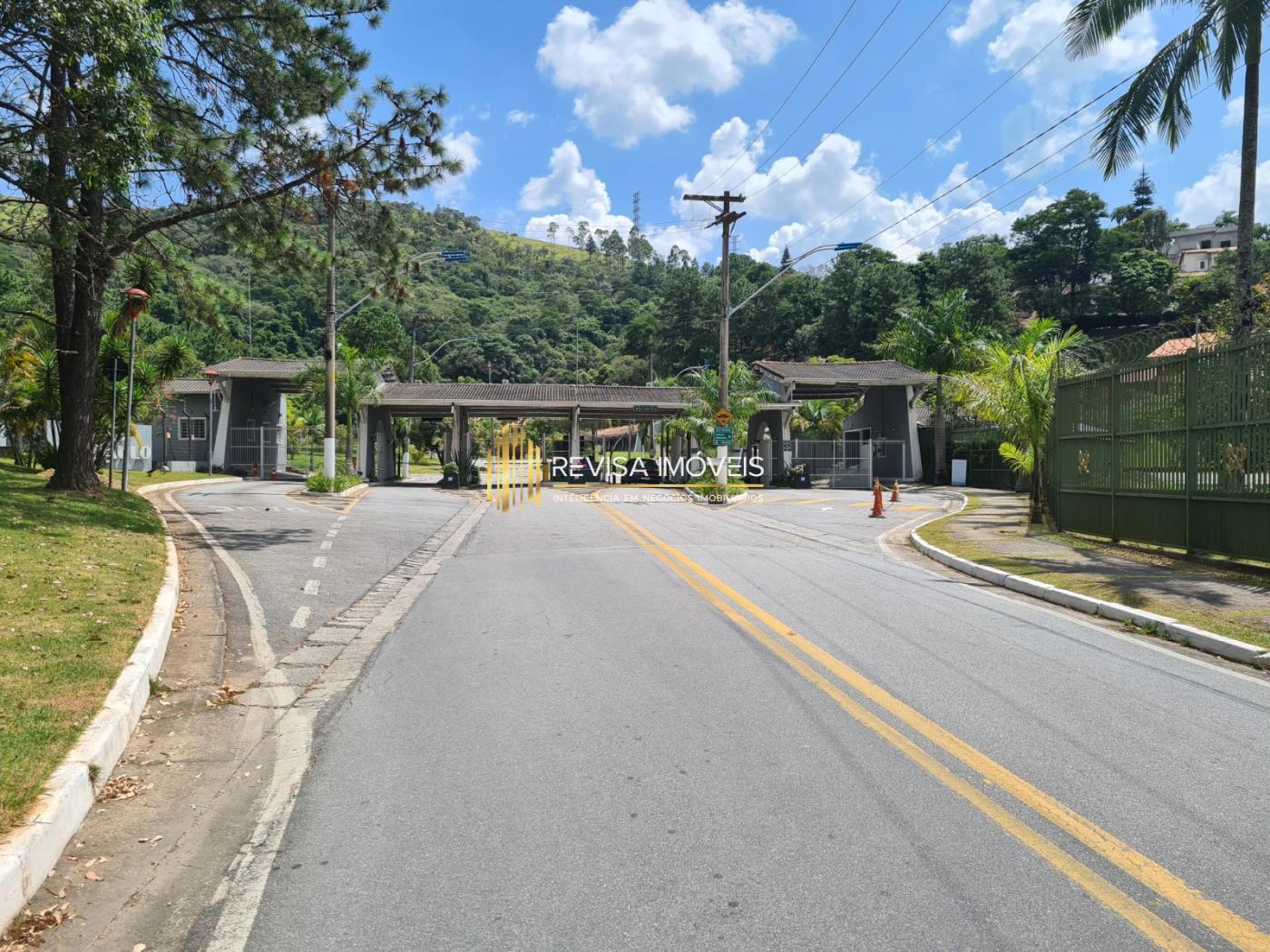 Casa de Condomínio para alugar com 3 quartos, 409m² - Foto 22